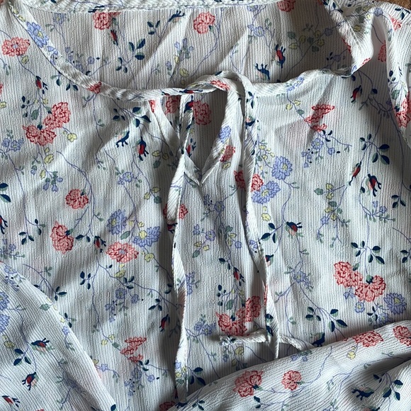 White top - Picture 3 of 4